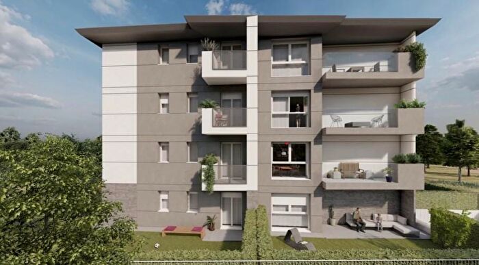 Appartamento quadrilocale in vendita in Via Achille Grandi, Parma