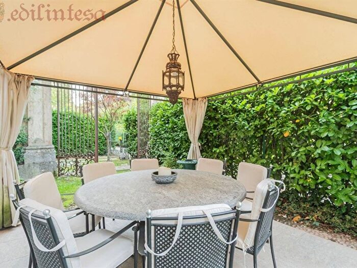 Appartamento con 6 locali in affitto in Via Parrocchiale, Centro, Besana in Brianza