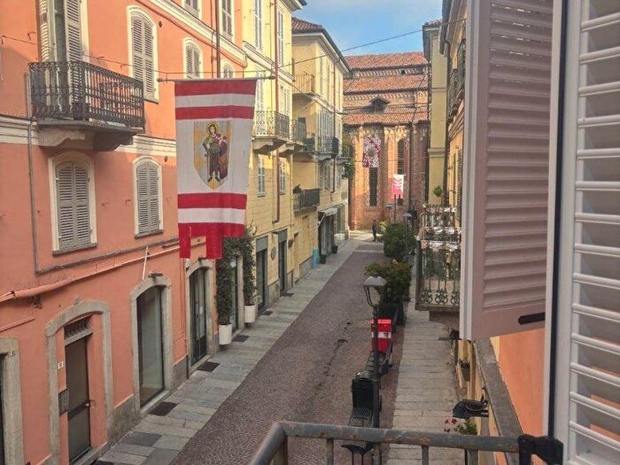 Appartamento quadrilocale in affitto in Via Pelletta, Centro Storico, Asti