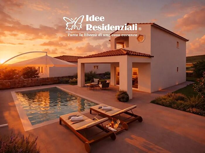 Casa quadrilocale in vendita in Via del Titano, Olbia