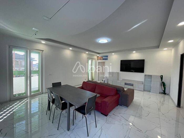 Appartamento con 5 locali in affitto in Centro, Santo Stefano di Magra