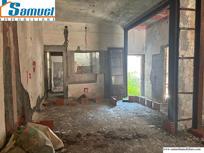 Casa quadrilocale in vendita in Via Concordia, Riposto