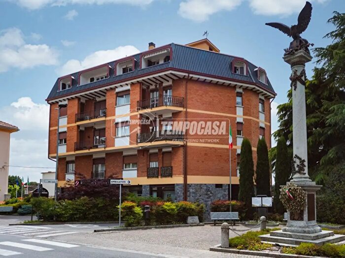 Appartamento trilocale in vendita in Via dei Caduti, Veduggio Con Colzano