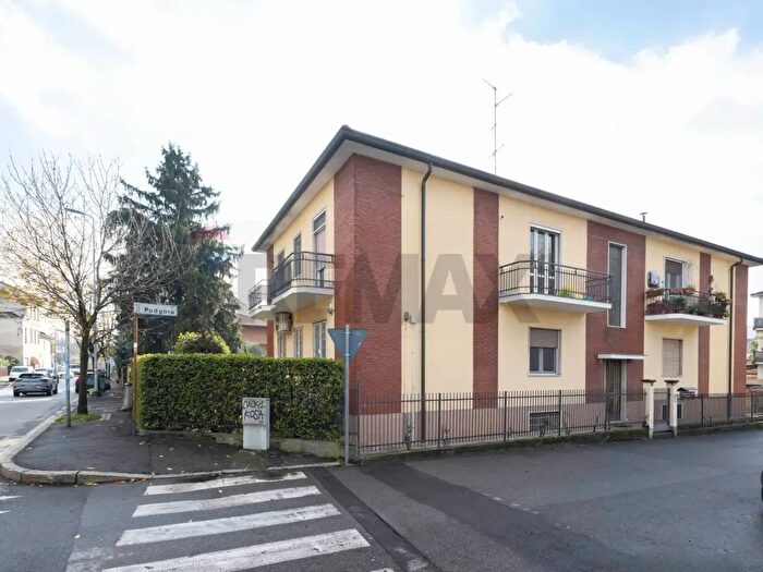 Appartamento trilocale in vendita in Via Podgora, Cusano Milanino