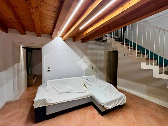 Casa con 6 locali in affitto in Via Guglielmo Marconi, Centro, Pieve di Soligo