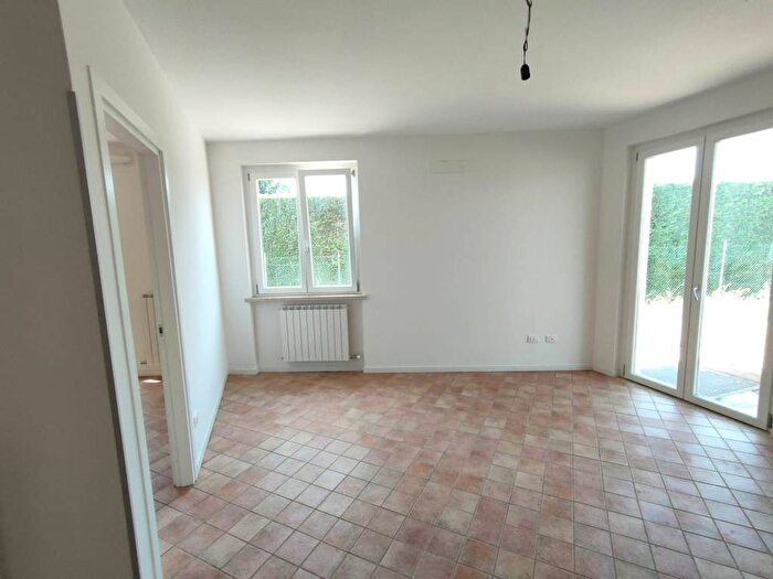 Appartamento trilocale in affitto in Centro, Sanguinetto