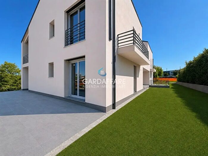 Appartamento quadrilocale in vendita in Via Bell'Italia, Peschiera Del Garda