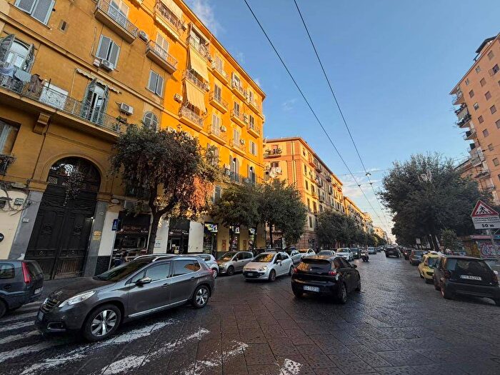 Appartamento trilocale in affitto in Piazza Volturno, Tribunali, Napoli