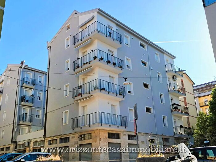 Appartamento con 5 locali in vendita in Ascoli Piceno
