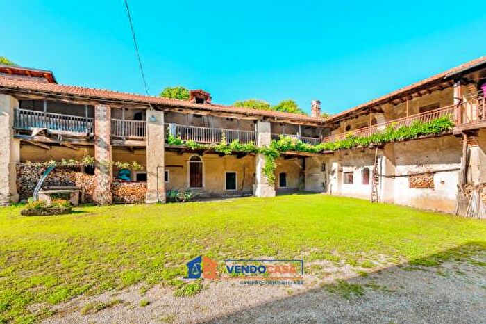 Casa con 6 locali in vendita in Via del Colletto, Peveragno