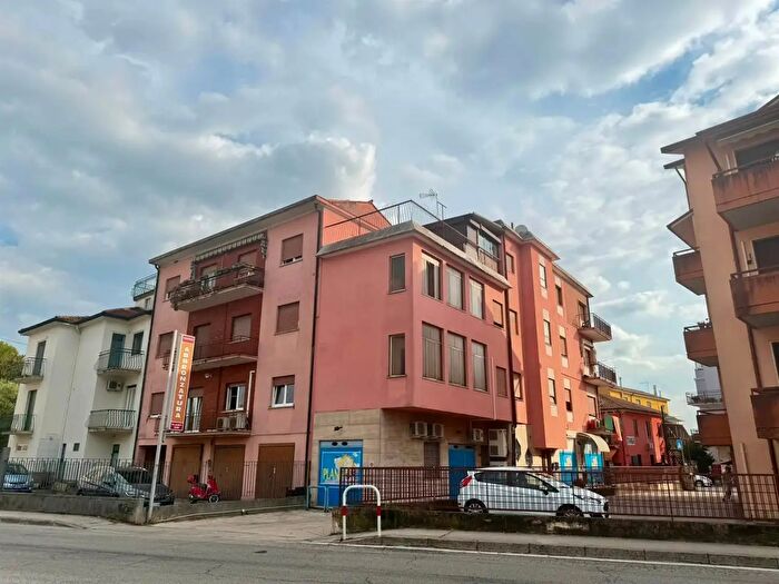 Appartamento trilocale in vendita in Viale della Pace, Vicenza