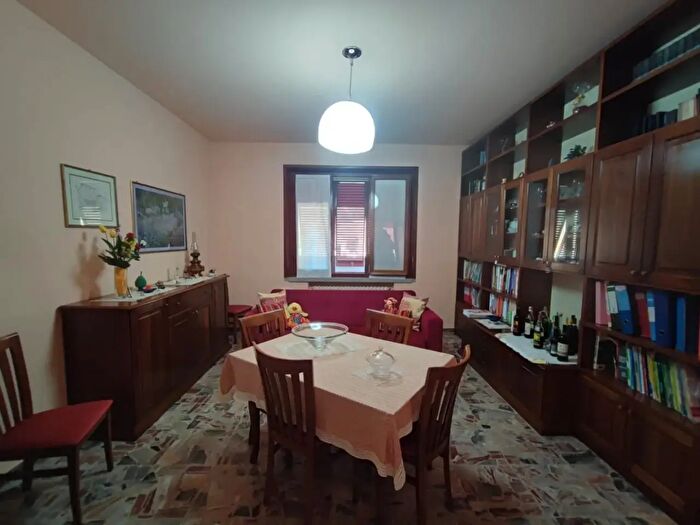 Casa con 7 locali in vendita in Palaia