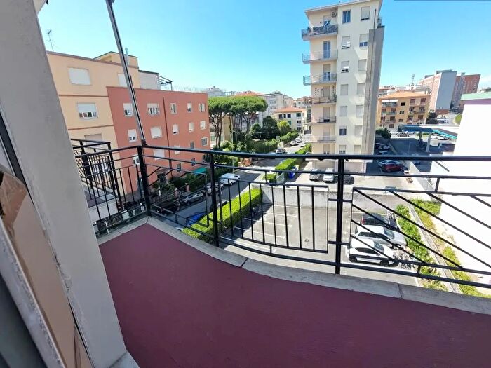 Appartamento quadrilocale in vendita in Lfredo Ascoli, Livorno