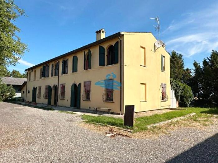 Casa con 6 locali in vendita in Via Bosca, Russi