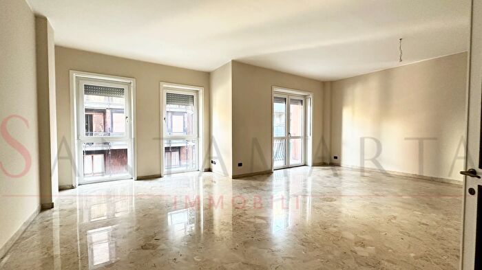 Appartamento trilocale in affitto in Via Giovanni da Procida, Milano