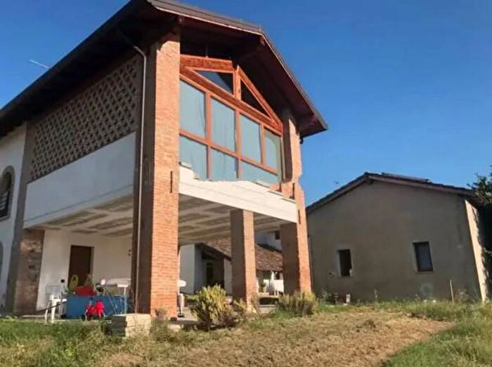 Casa con 5 locali in vendita in Frazione Cavigerra di Sotto, Mornico Losana