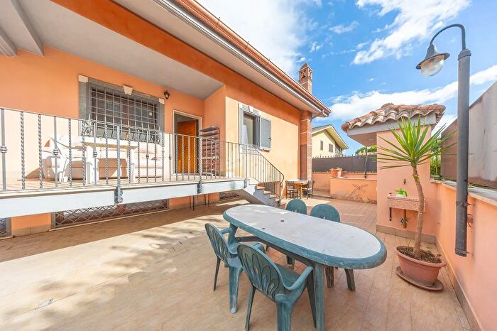 Casa con 6 locali in vendita in Via Fosso dellOsa, Roma