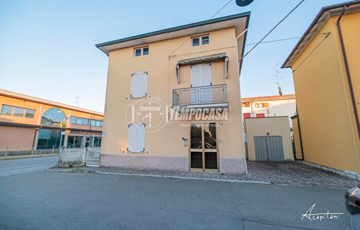 Casa quadrilocale in vendita in Via Carpi Ravarino, Soliera