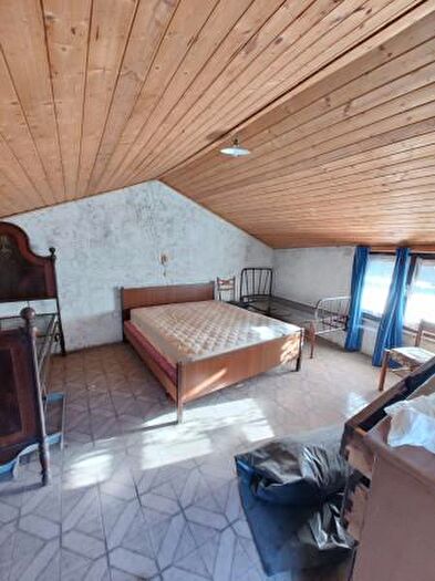 Casa con 6 locali in vendita in Temu