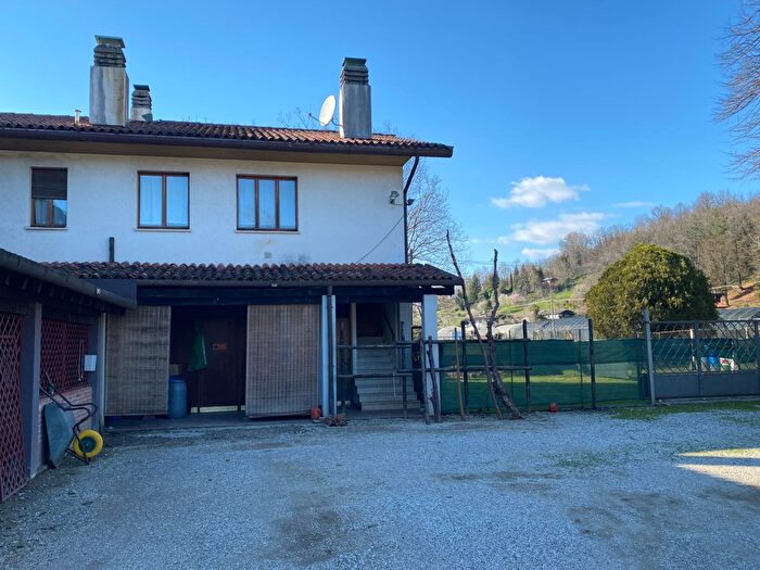 Appartamento trilocale in vendita in Via Pradandons, Tarcento