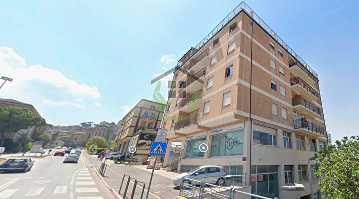 Appartamento quadrilocale in vendita in Via Trento, Fermo