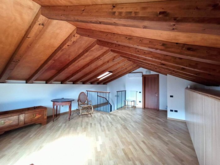 Appartamento con 5 locali in affitto in Piazza del Grano Burchiellati, Treviso