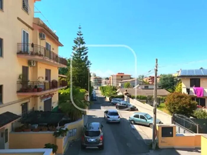 Appartamento quadrilocale in vendita in Via Francesco Giuseppe Bressani, Roma