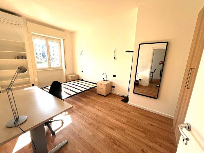 Appartamento trilocale in affitto in Piazza Serafino Belfanti, Navigli Darsena, Milano