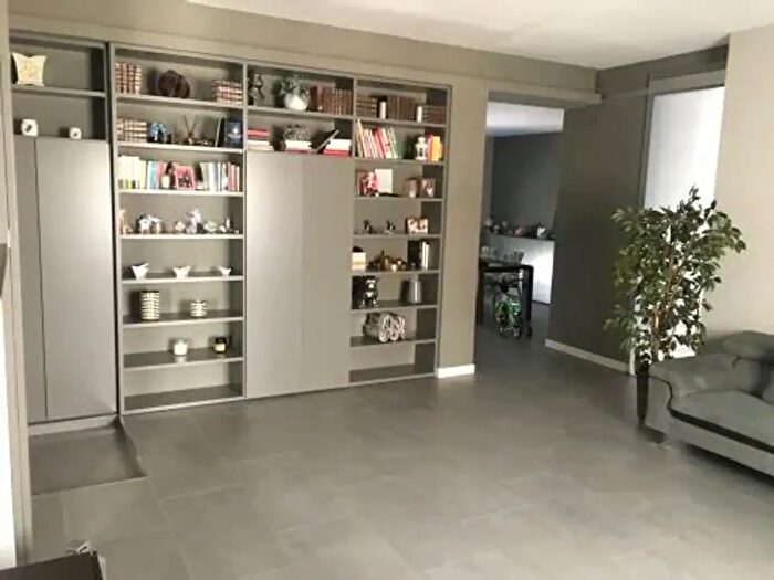 Appartamento con 5 locali in vendita in Via Aquileia, Grosseto