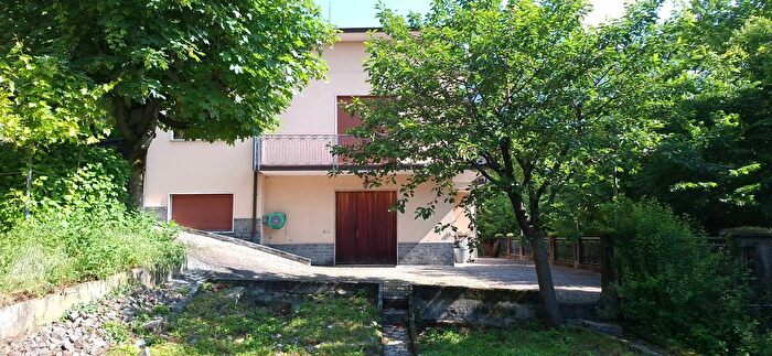 Casa con 5 locali in vendita in Via Don Luigi Monza, Ponte Lambro