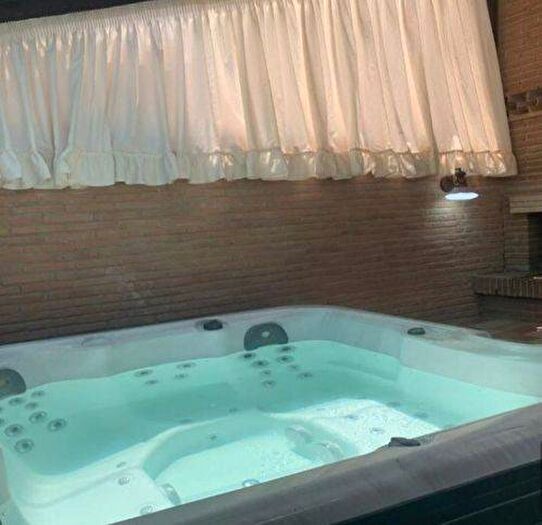 Casa quadrilocale in affitto in Ostia Antica, Roma