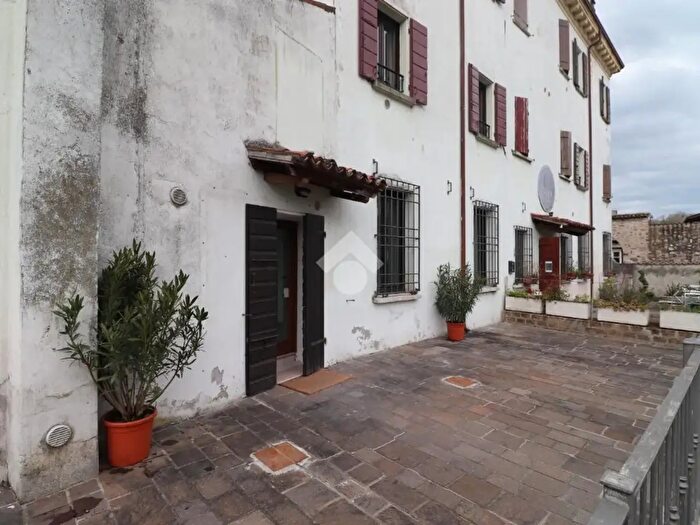 Appartamento bilocale in vendita in Via S Martino, Volta Mantovana