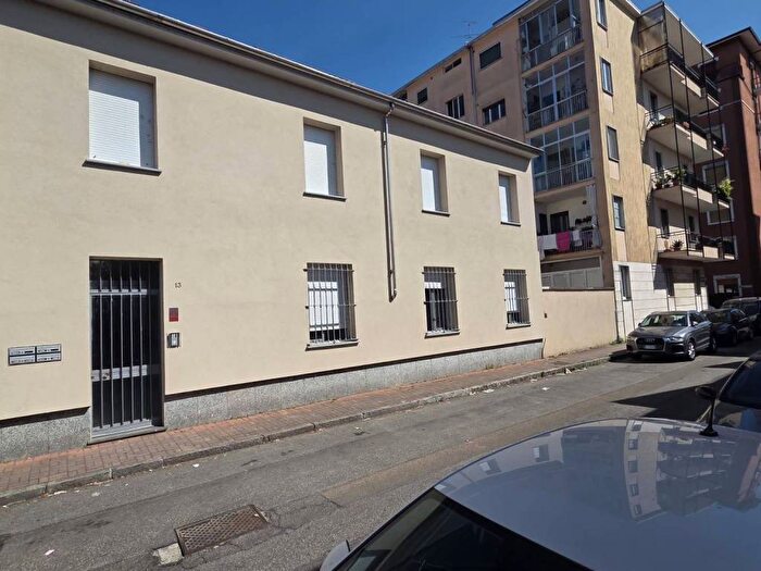Appartamento trilocale in affitto in Via Bengasi, Semicentro, Vercelli