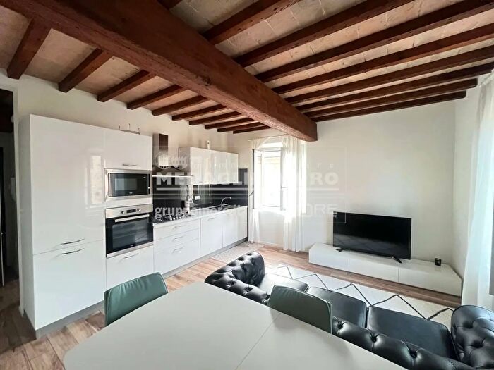 Appartamento trilocale in affitto in Via Pomposa, Modena