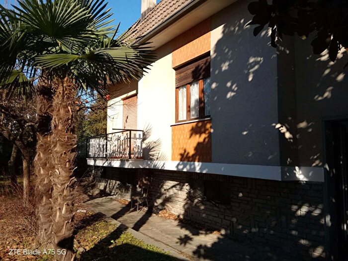 Casa con 14 locali in vendita in San Pietro Val Lemina