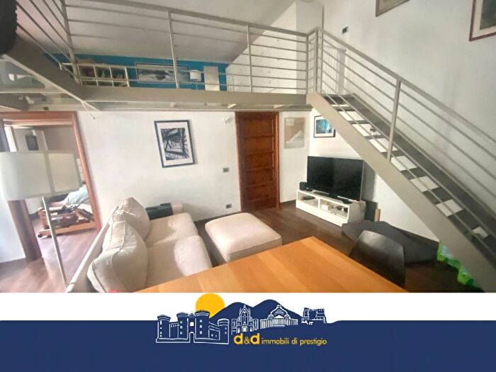 Appartamento quadrilocale in affitto in Vico delle Fiorentine a Chiaia, Chiaia, Napoli