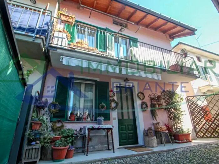 Casa trilocale in vendita in Via Madonnina, Somma Lombardo