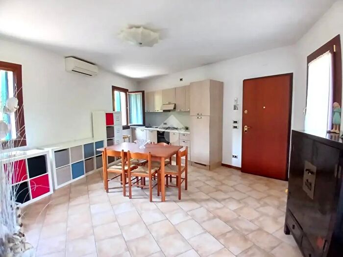 Appartamento monolocale in vendita in Via Centro Villa, Teolo
