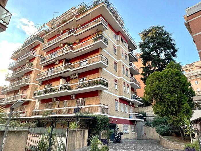 Appartamento monolocale in vendita in Via Franco Sacchetti, Roma