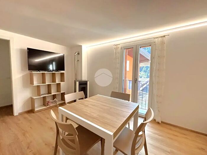 Appartamento trilocale in affitto in Via Dante Alighieri, Vione