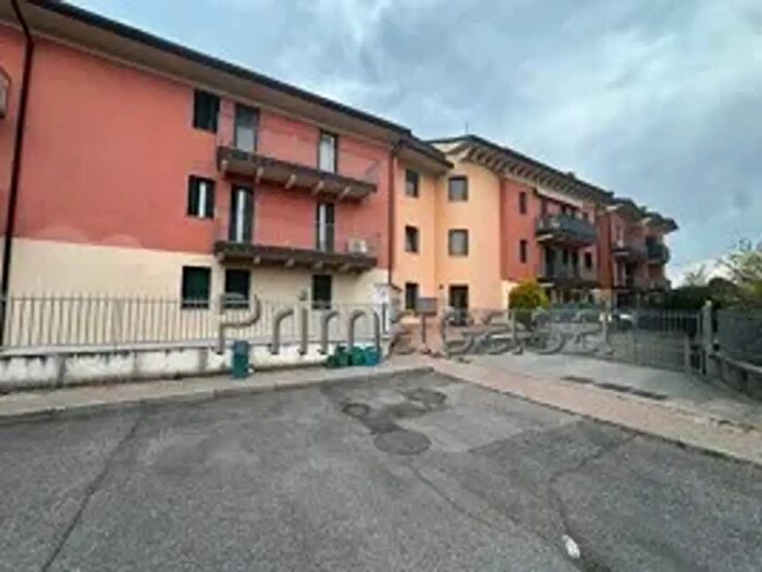 Appartamento bilocale in vendita in Via Venezia, Colognola Ai Colli