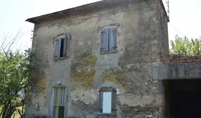Casa con 6 locali in vendita in Via Amintore Galli, Talamello