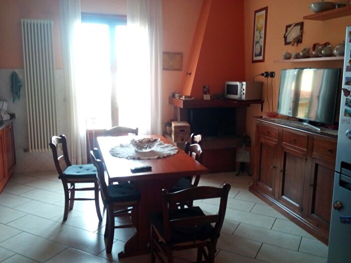Casa con 8 locali in vendita in Montopoli In Val DArno