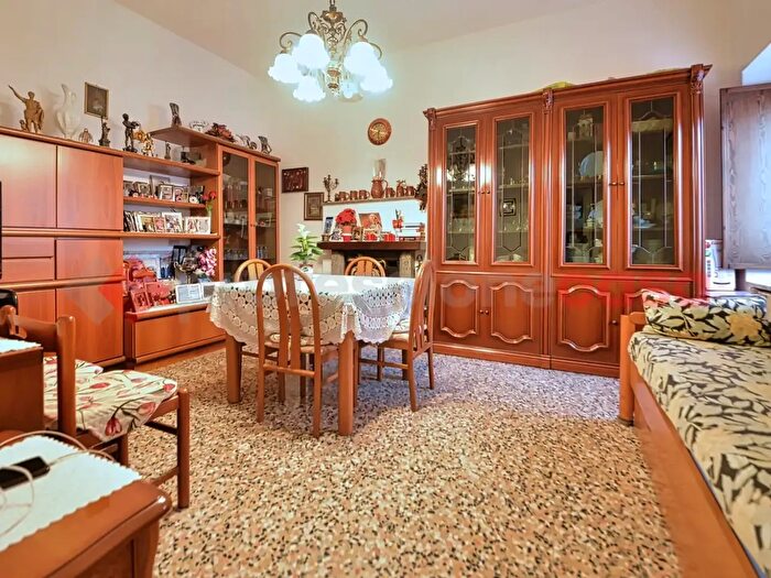 Appartamento bilocale in vendita in Via Madonnina, Varedo