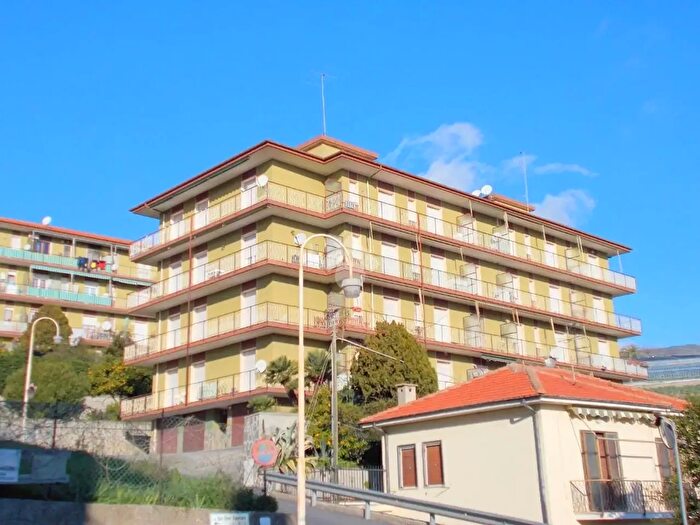 Appartamento bilocale in vendita in Via Santo Stevi Inferiore, Santo Stefano Al Mare