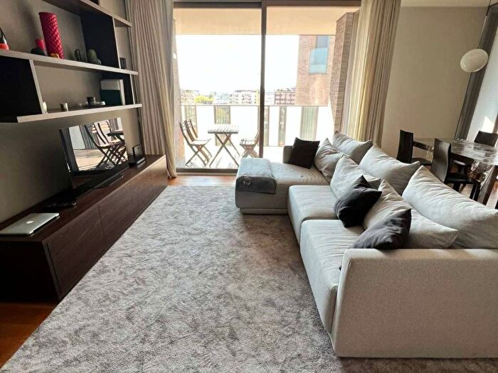 Appartamento trilocale in affitto in Via Carlo de Cristoforis, Garibaldi Corso Como, Milano