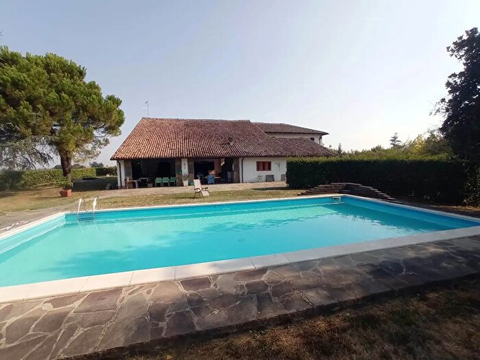 Casa con 10 locali in vendita in San Giorgio Piacentino