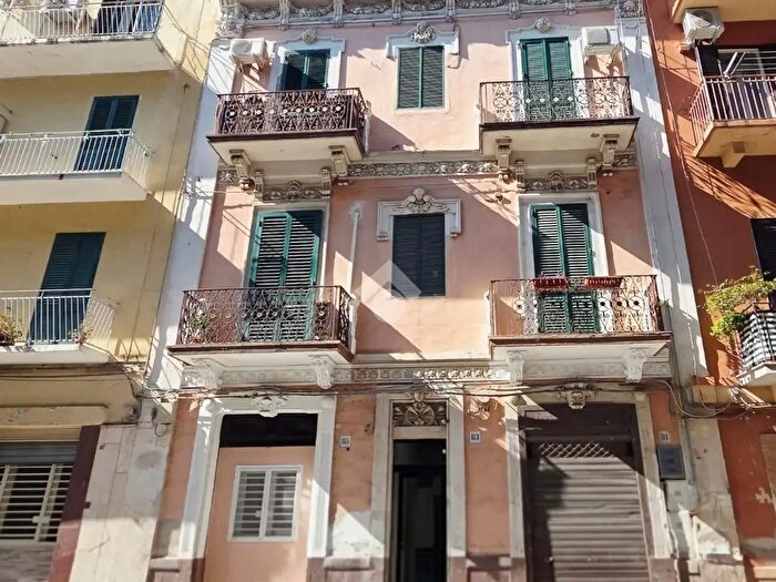 Appartamento trilocale in vendita in Via Monte Grappa, Bari