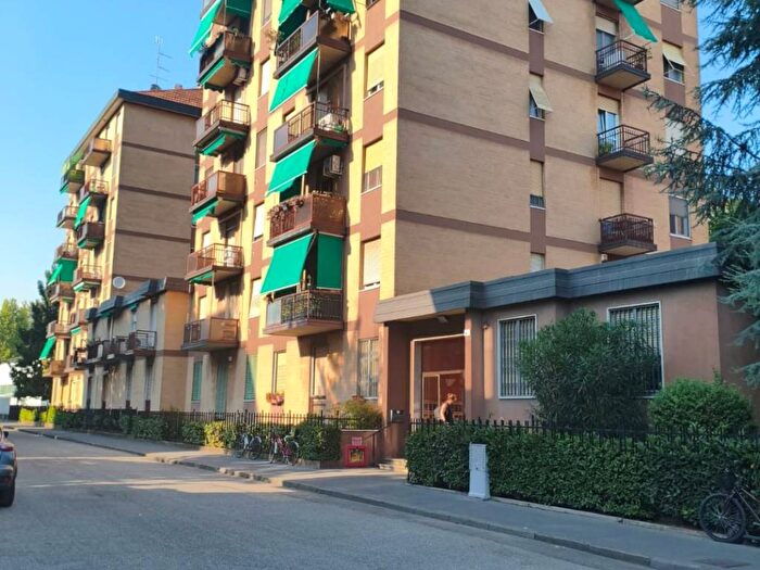 Appartamento bilocale in affitto in Via Zurigo, Inganni, Milano