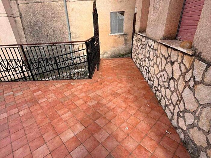 Casa quadrilocale in affitto in Via Oliveto, Petruro Irpino